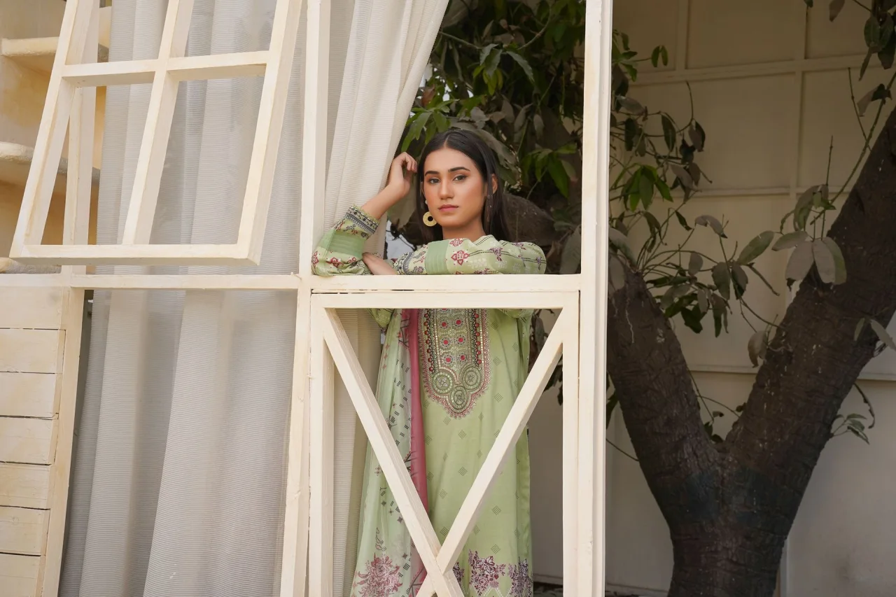 How to Style a Lawn Suit