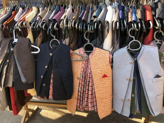 Khaadi: Brand Guide & Prices