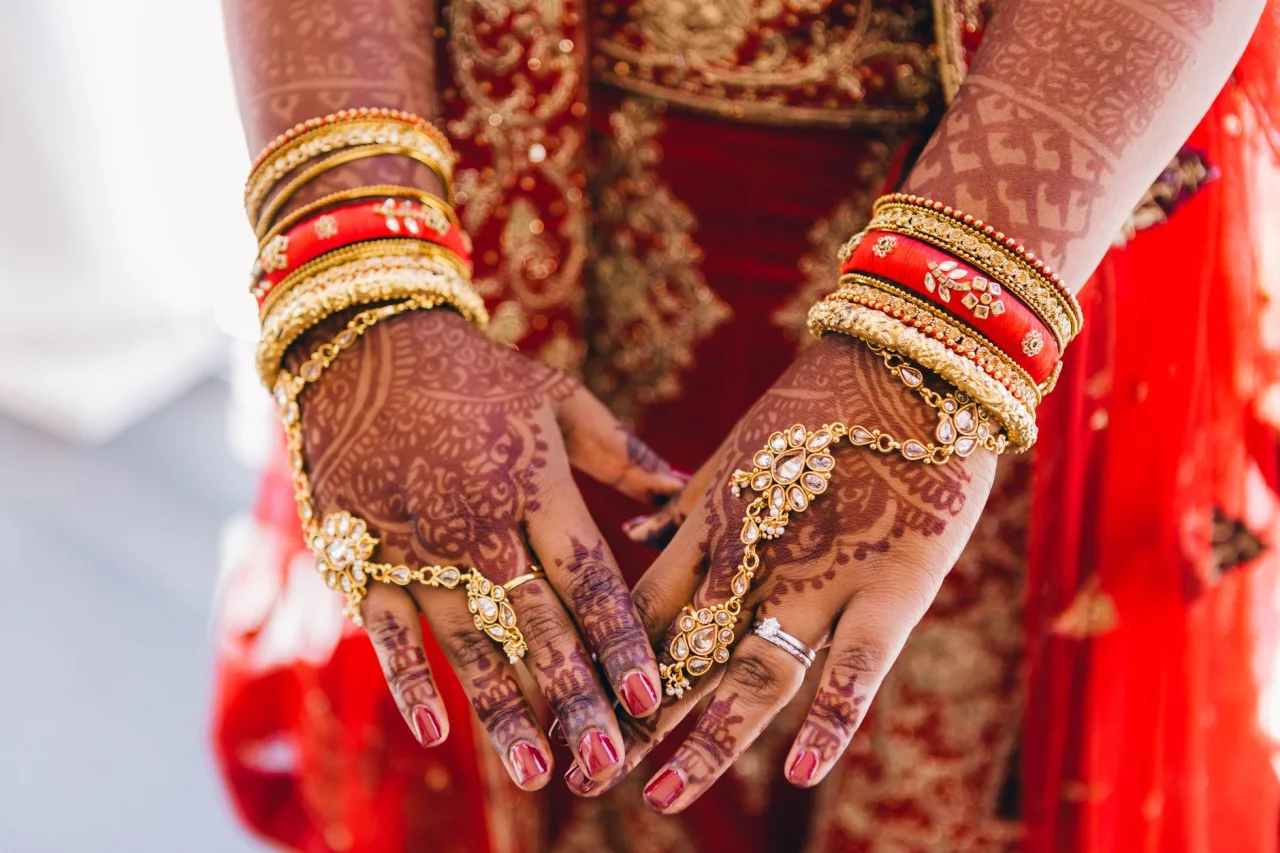 Mehndi Dress: What to Wear