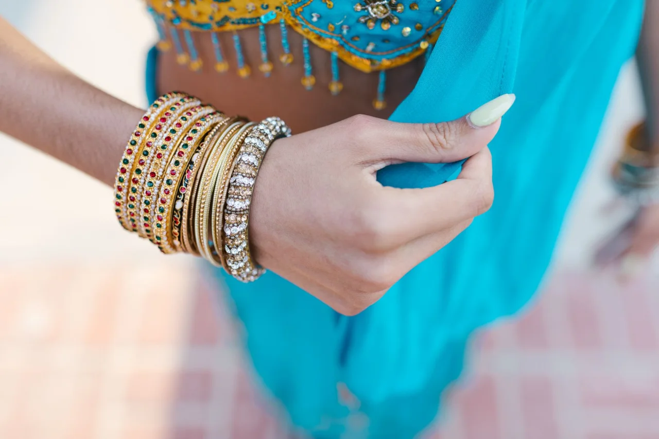 Zari Suit: Best Designs 2026